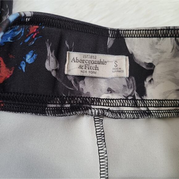 Abercrombie & Fitch Black Floral High Rise Leggings Small - Picture 3 of 10
